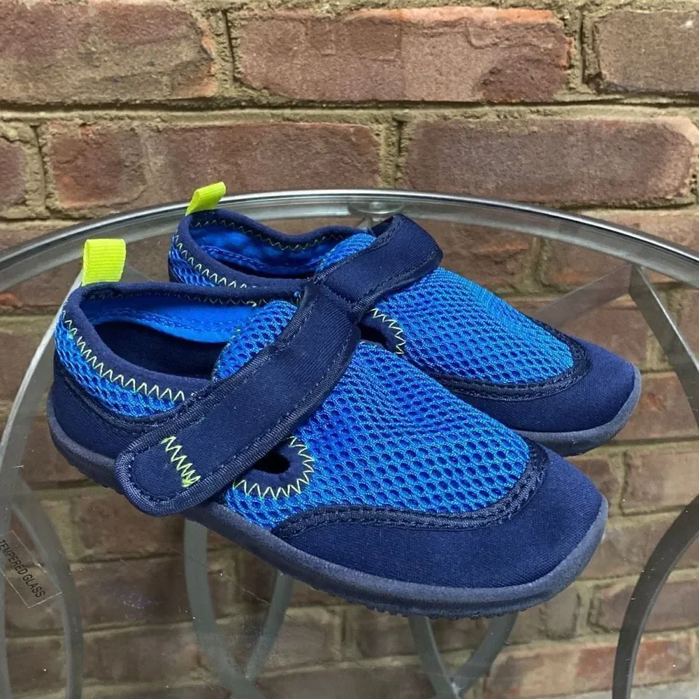 Old Navy Blue Water Shoes Size 10